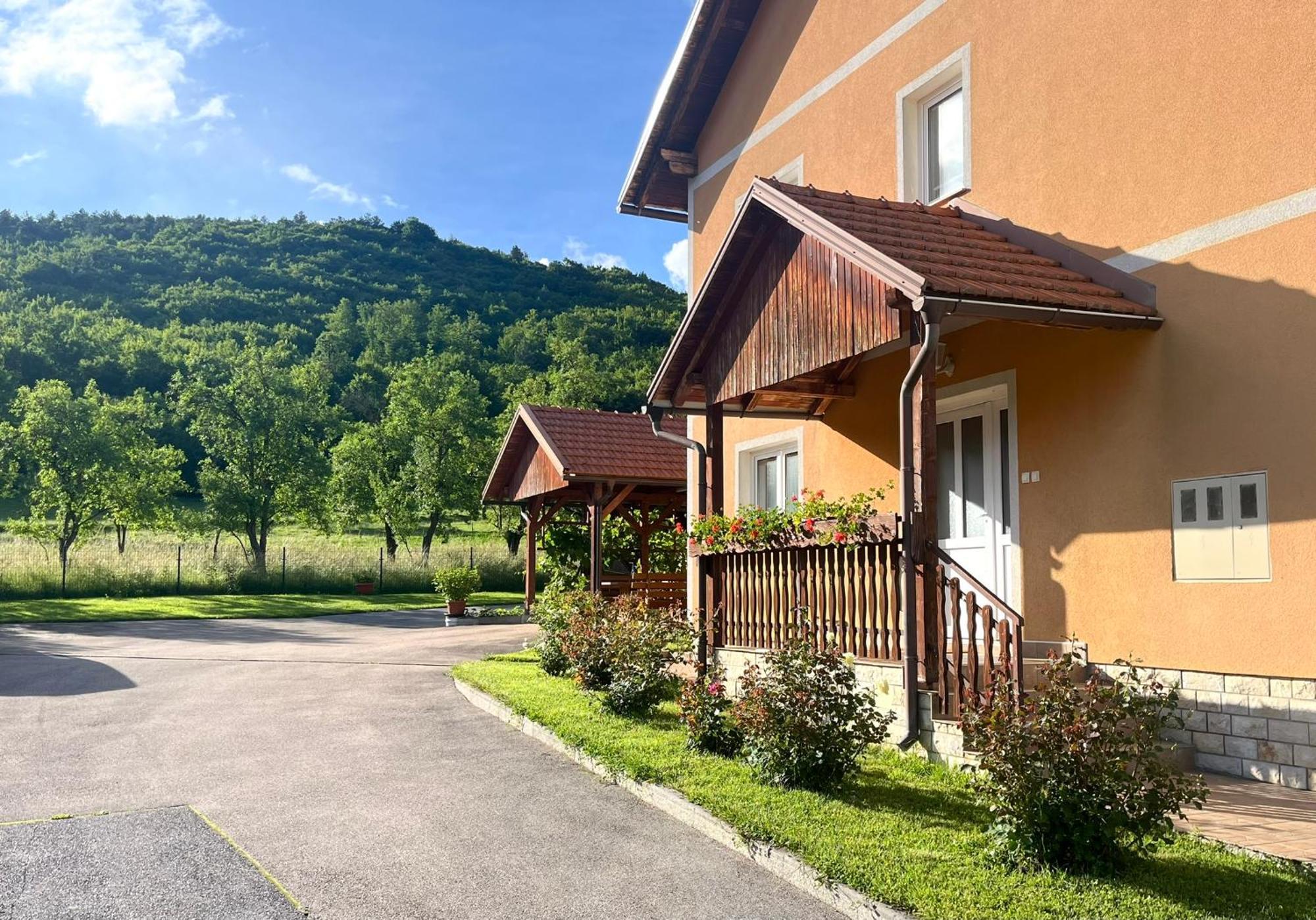OtočacBarbara公寓 外观 照片